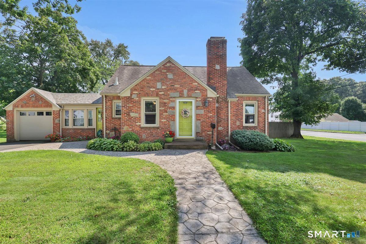 Property Photo:  200 Woodland Street  CT 06042 