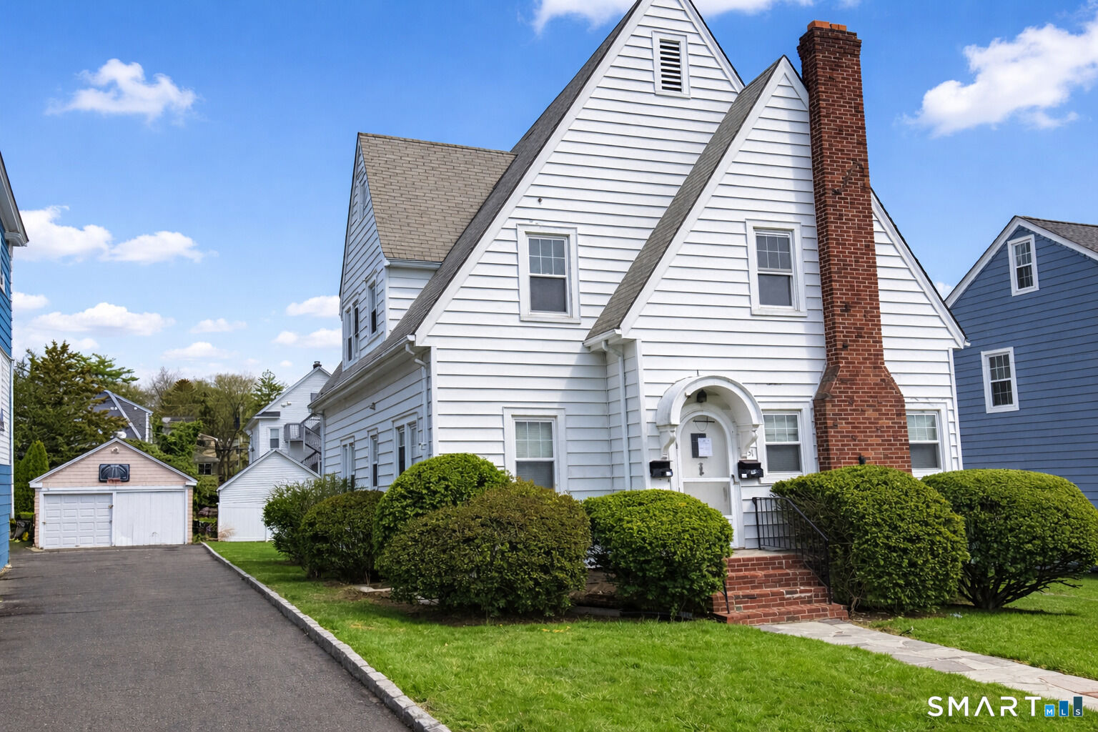 Property Photo: 51 Plymouth Road 1 CT 06906