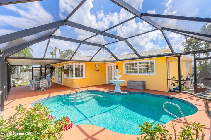 Property Photo: 889 Vance Circle NE FL 32905