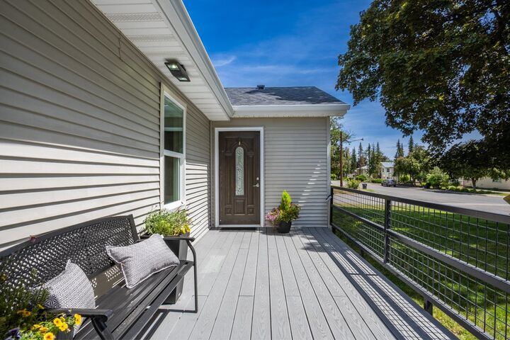 Property Photo: 306 W 3rd St WA 99004