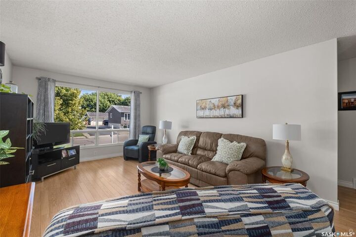 Property Photo: 21 Plaxton Place SK S6V 6N6