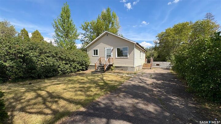 Property Photo:  647 Robinson Street  SK S4T 2L9 