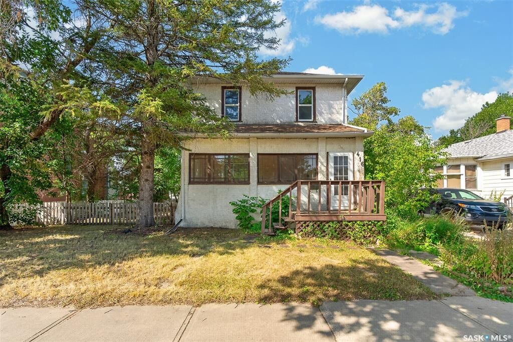 Property Photo: 416 5th Avenue NW SK S6H 3X9