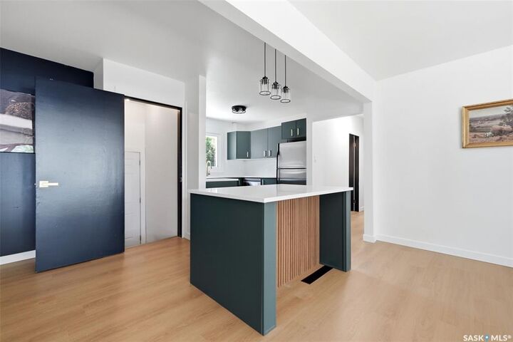 Property Photo: 137 Garnet Street SK S4R 3R9