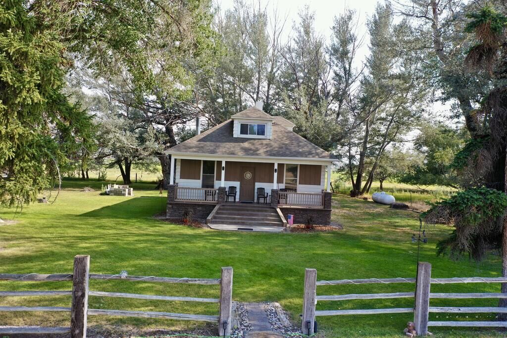 Property Photo:  272 E 100 N  ID 83221 