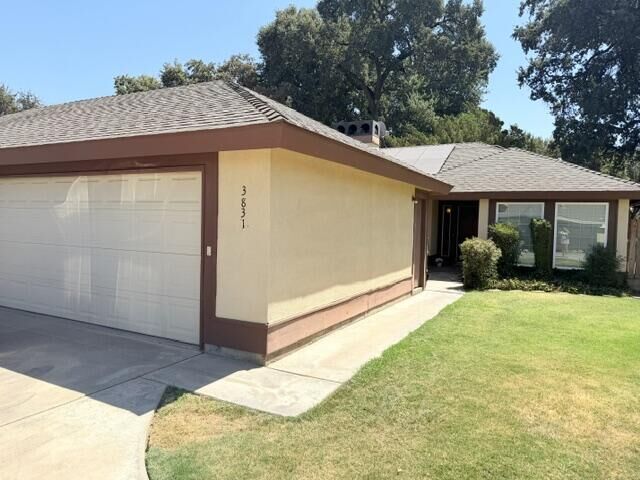 Property Photo:  3831 W Hillsdale Avenue  CA 93291 