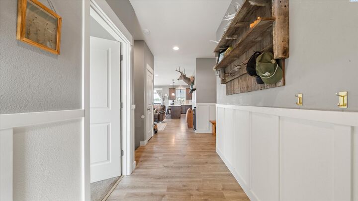 Property Photo:  1525 Della Ave  WA 99320 