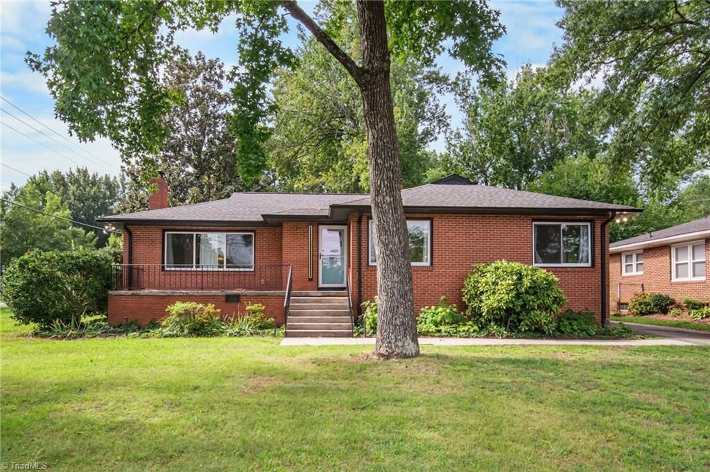 Property Photo:  601 Quaker Lane  NC 27262 