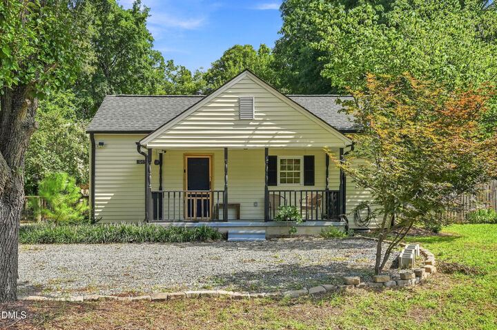 Property Photo: 913 N Park Avenue NC 27217