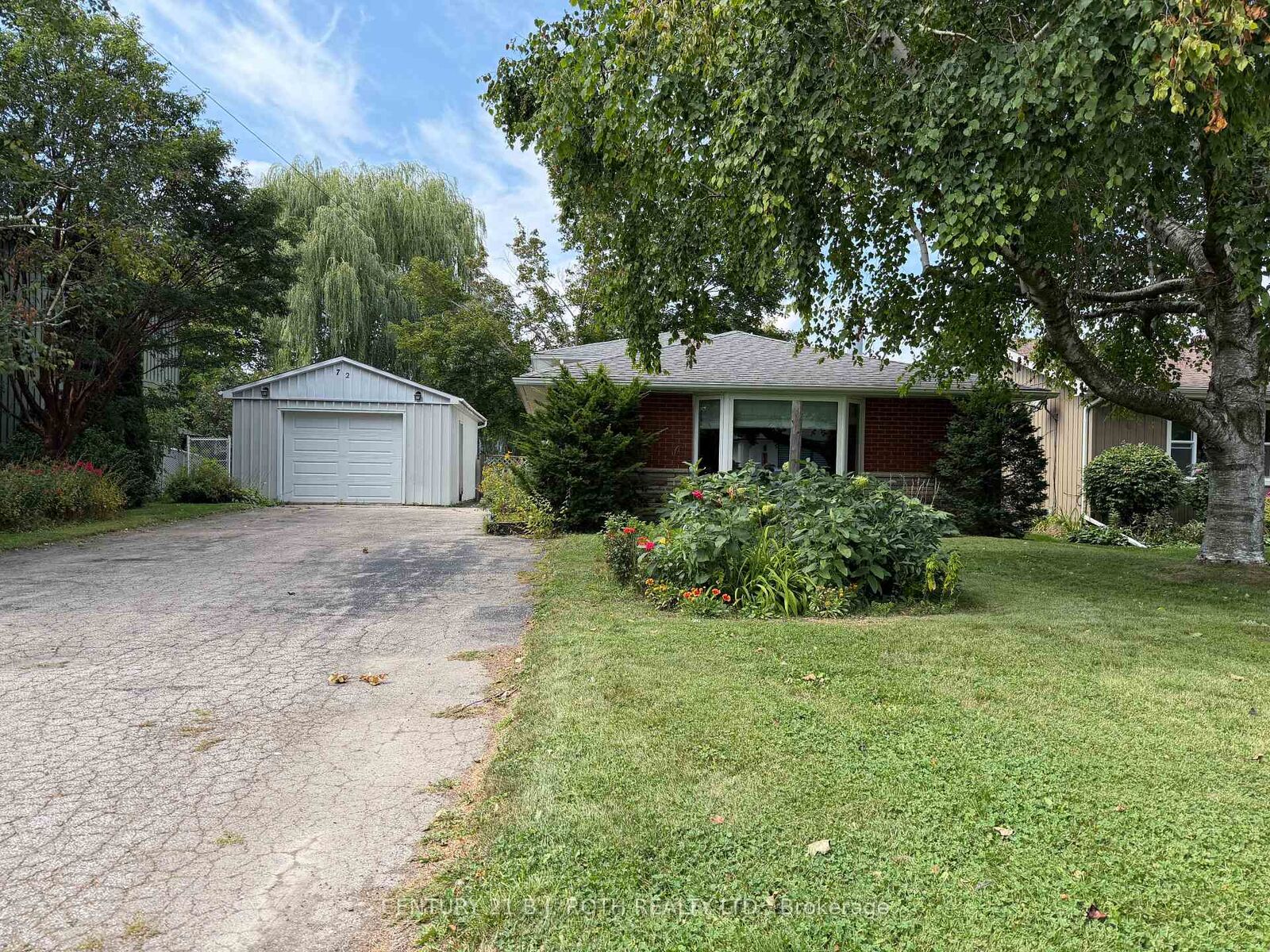 Property Photo:  72 Allan Street  ON L9L 1E6 