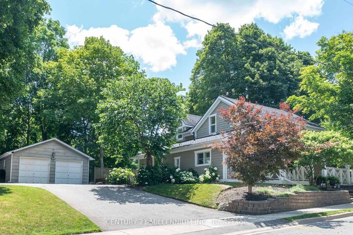 Photo de la propriété: 255 Macdonald Street ON L7C 1L8