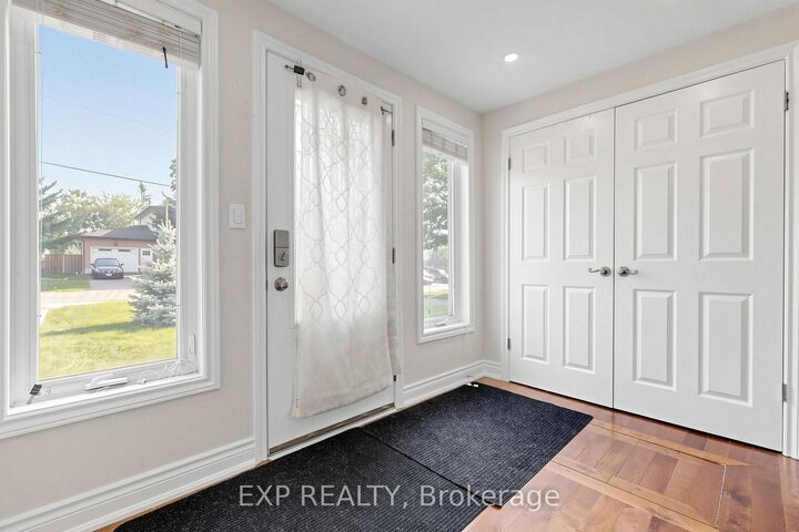 Property Photo:  292 Hollywood Drive  ON L4P 2Z8 