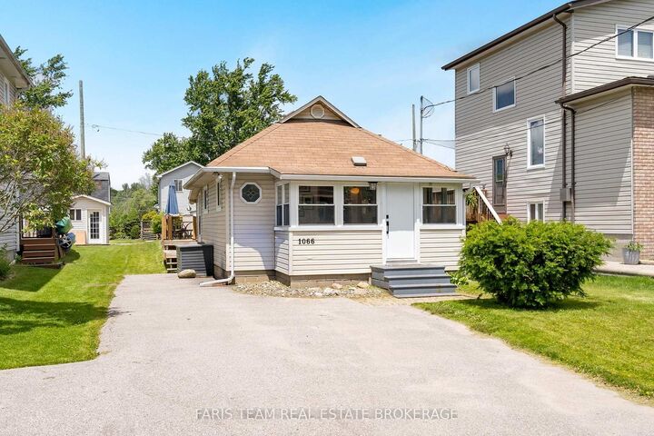 1066 Wood Street — photo 1
