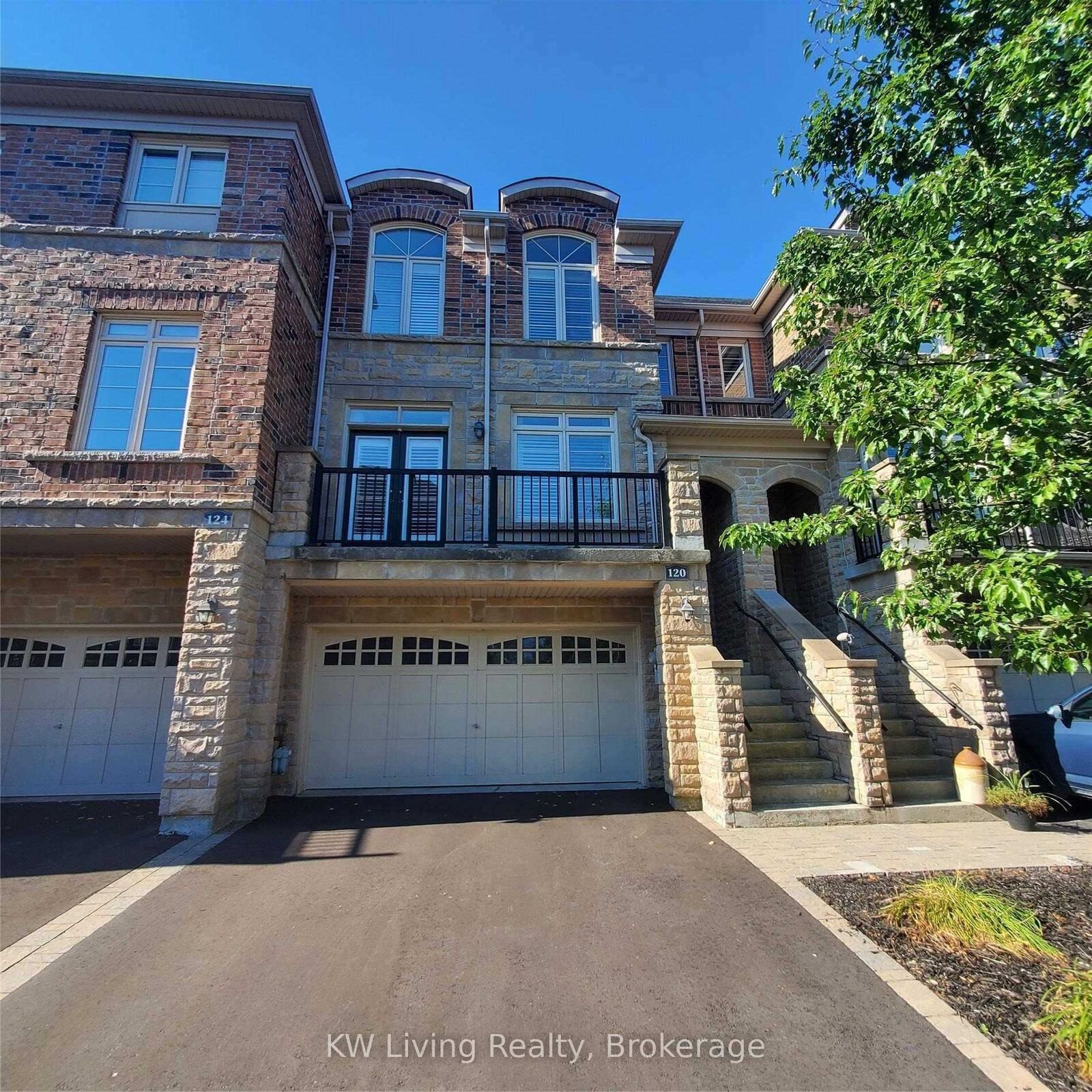 Property Photo:  120 Chapman Court  ON L4G 0E2 
