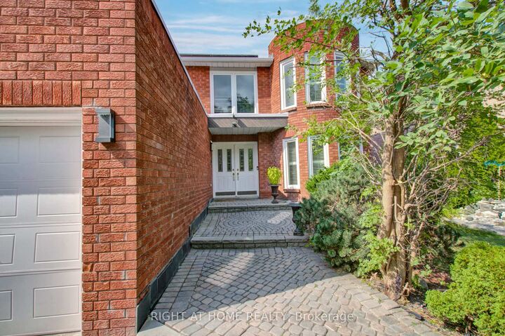 Property Photo:  53 Waltham Crescent  ON L4B 1Z3 