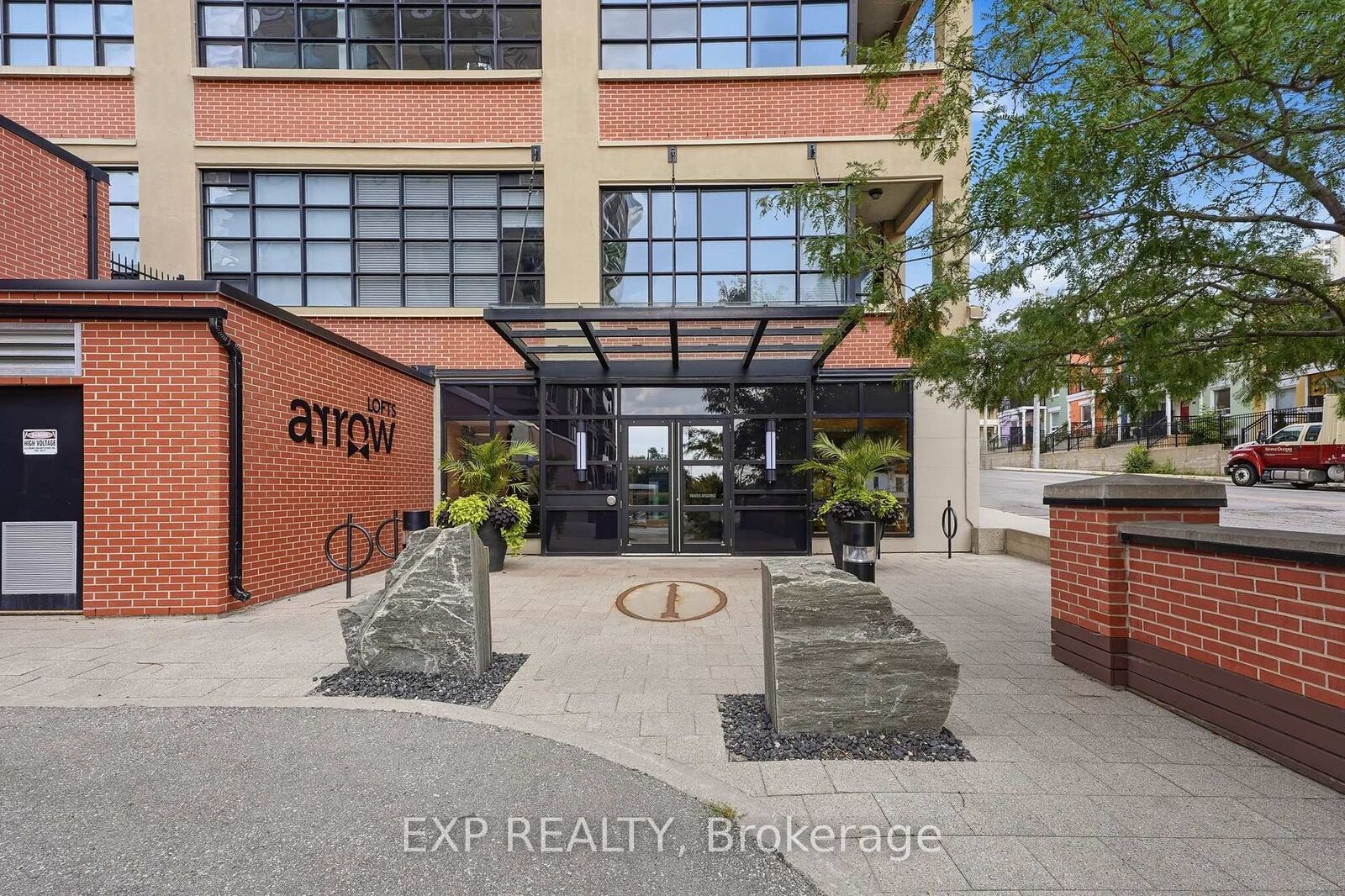 Property Photo: 112 Benton Street 417 ON N2G 3H6