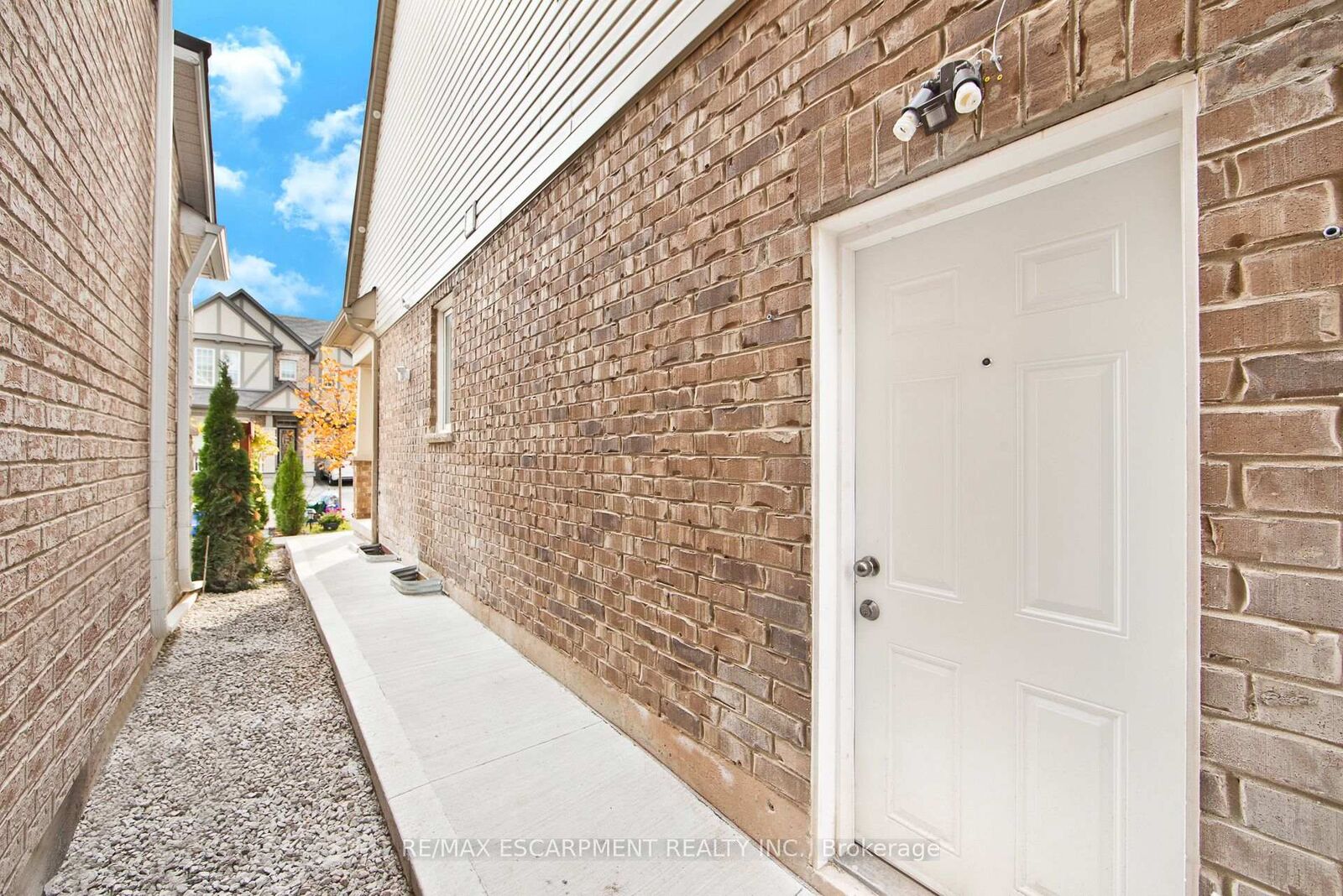 Photo de la propriété:  307 Hinton Terrace Bsmnt  ON L9E 1C8 