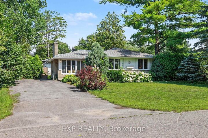 16 Elmsley Crescent — photo 1