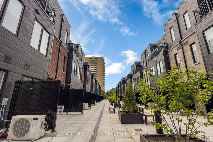Property Photo: 3079 Pharmacy Avenue 27 ON M1W 2H1
