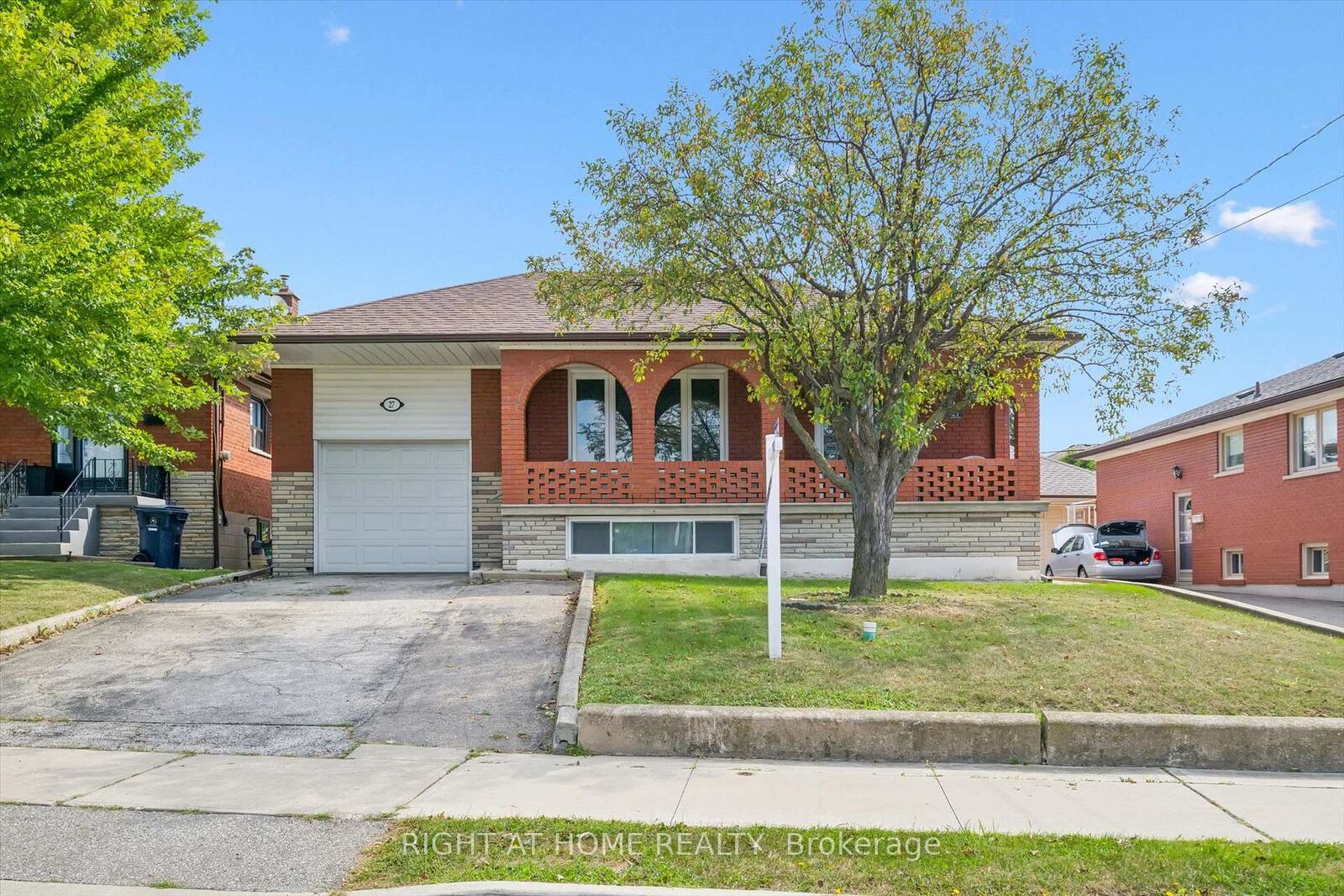 Property Photo: 27 Jocada Road ON M6L 2J4