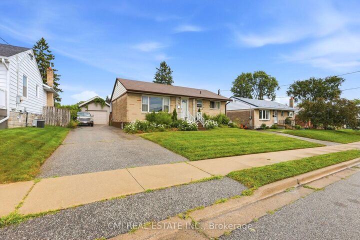 Property Photo:  494 Annapolis Avenue  ON L1J 2Y7 