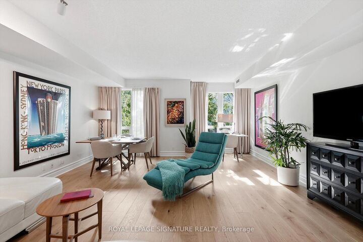 350 Wellington Street W M07 — photo 1