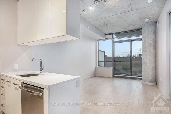 Property Photo:  224 Lyon Street 404  ON K1R 0C1 
