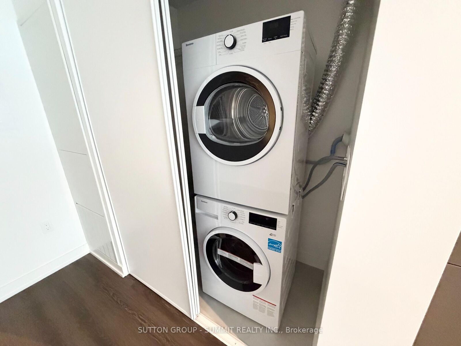Property Photo:  448 Burnhamthorpe Road W 324  ON L5B 0M3 