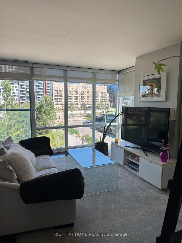 Property Photo: 170 Fort York Boulevard 204 ON M5V 0E6