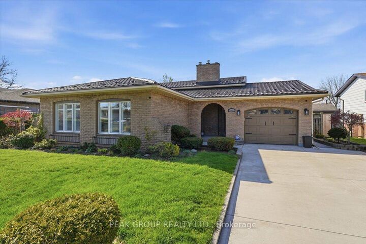 Property Photo: 7402 Westfield Drive ON L2J 3V8