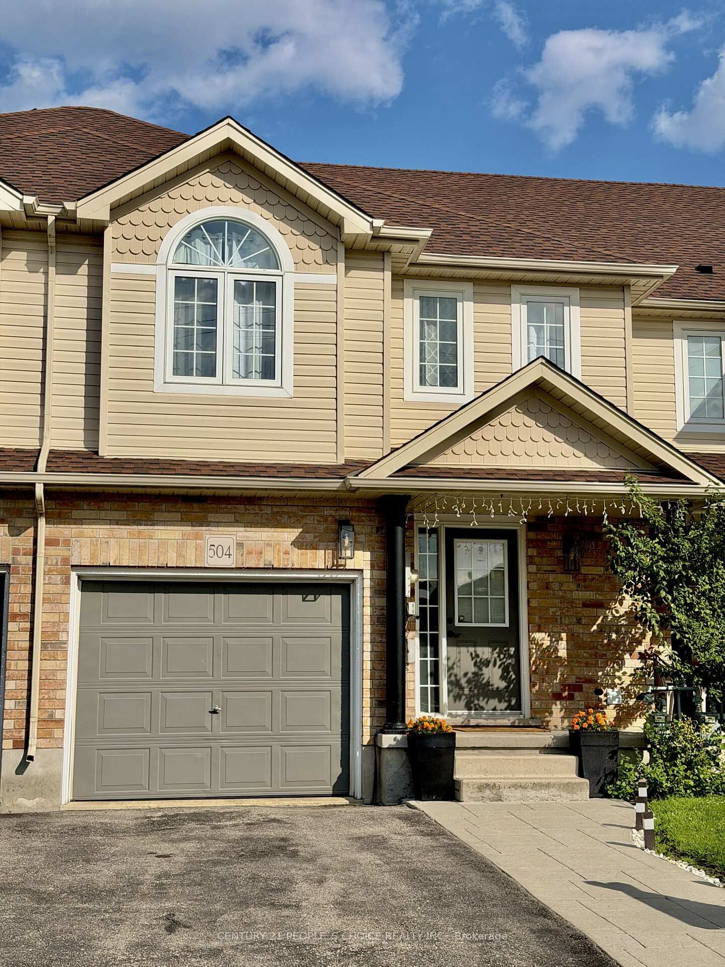 Property Photo: 504 Doon Drive S ON N2P 2Z1