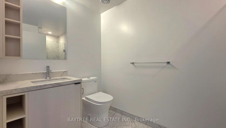 Property Photo:  252 Church Street Ph07  ON M5B 1Z2 