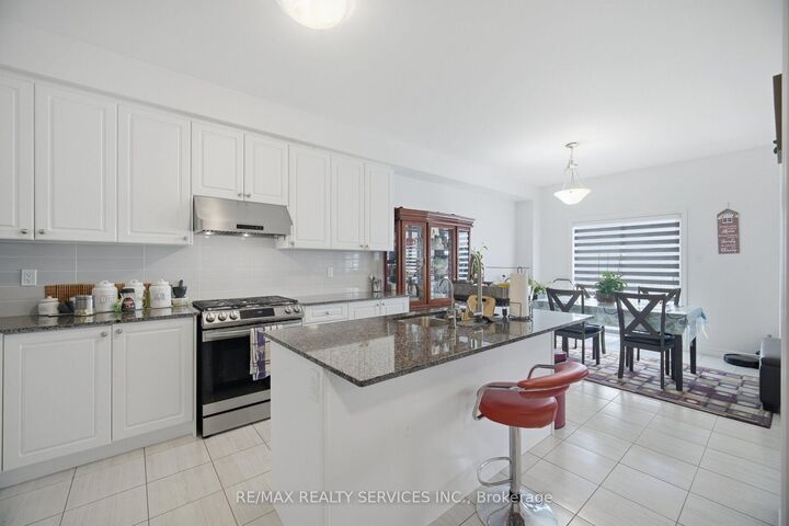 Property Photo:  106 Seeley Avenue  ON N0C 1B0 