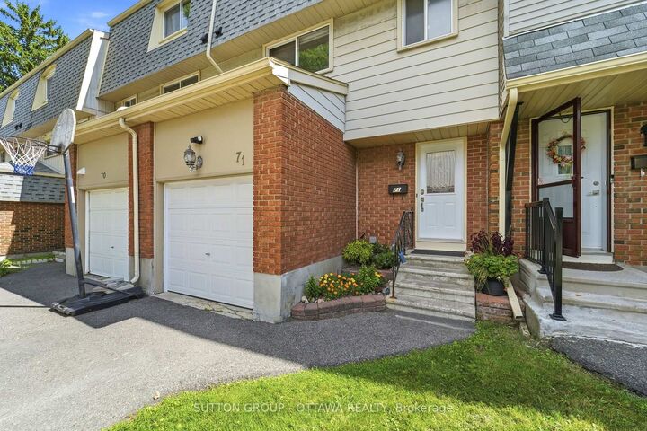 Property Photo:  2415 Southvale Crescent 71  ON K1B 4V1 