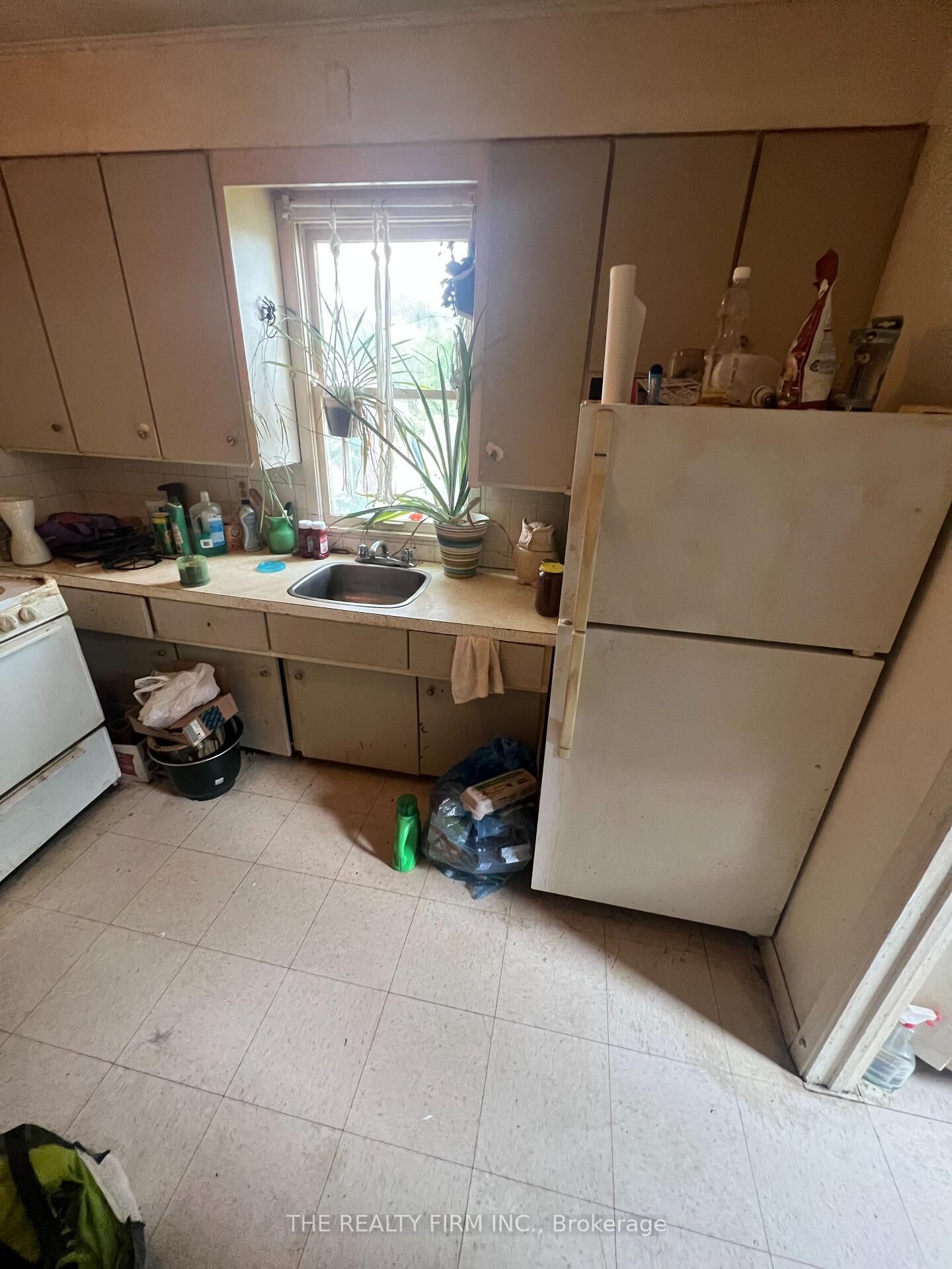 Property Photo:  490 Central Avenue 4  ON N6B 2G1 
