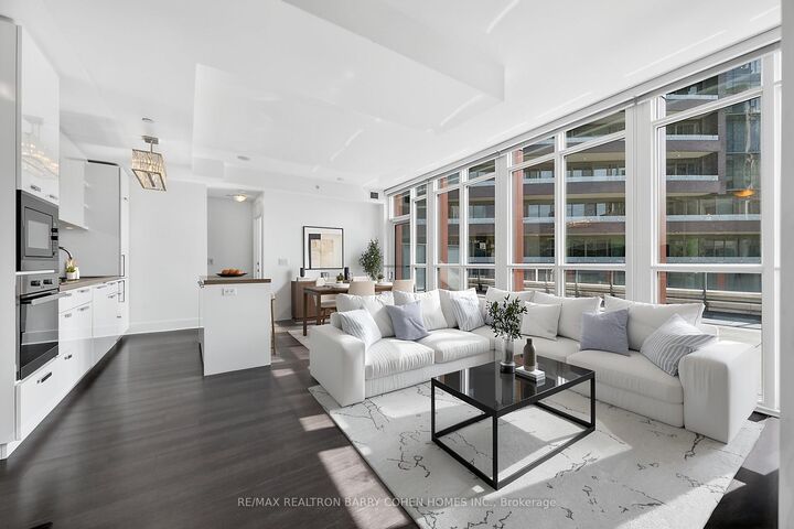32 Davenport Road 303 — photo 1