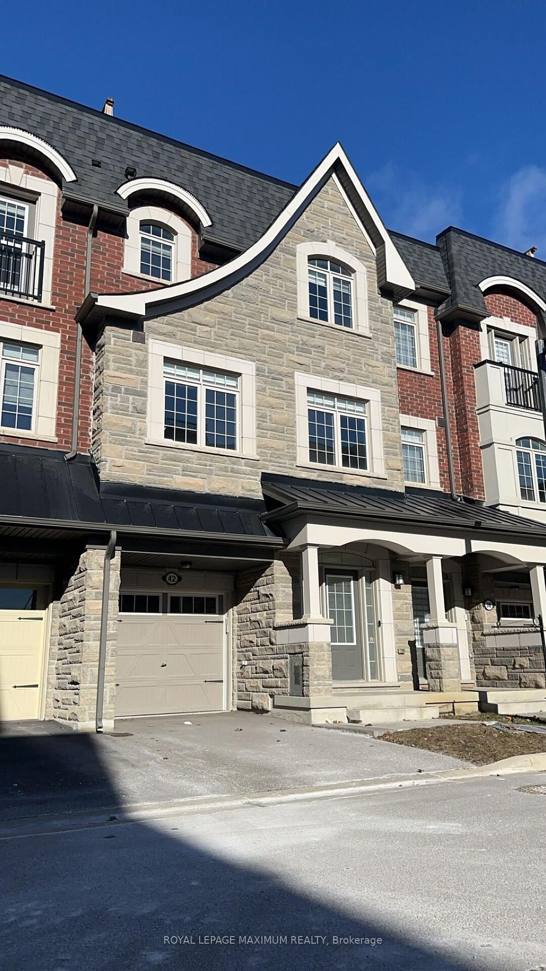 Property Photo:  42 Ingleside Street  ON L4L 0H9 