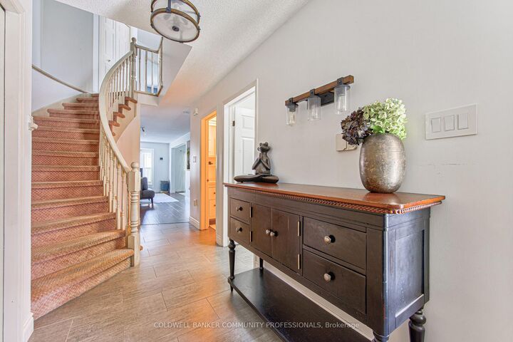 Property Photo: 86 Chelsea Crescent ON L8E 5R8