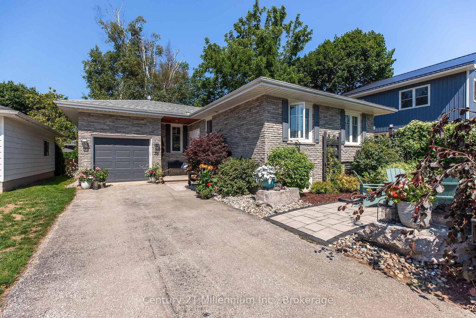 Property Photo:  36 Huron Street N  ON N0H 2L0 