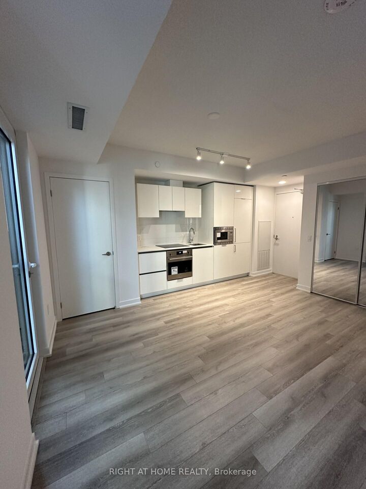 Property Photo:  121 St Patrick Street 417  ON M5T 3C1 
