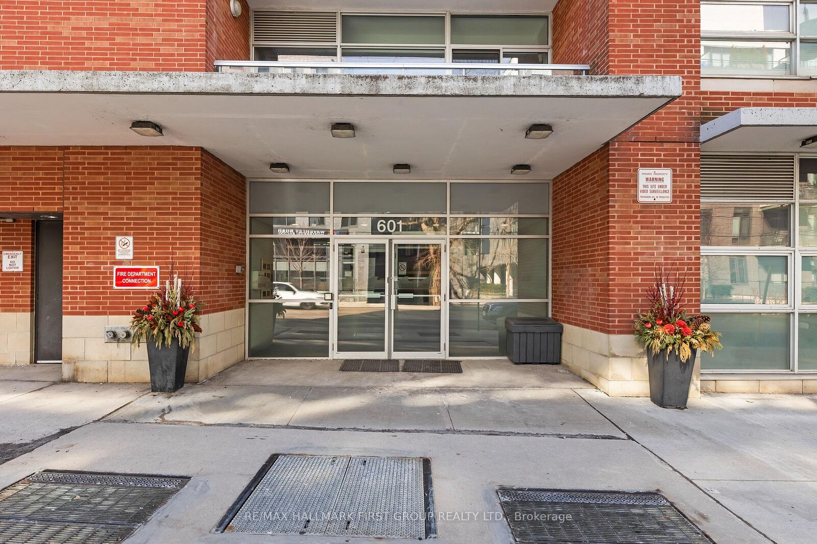 Property Photo:  601 Kingston Road 214  ON M4E 3Y2 
