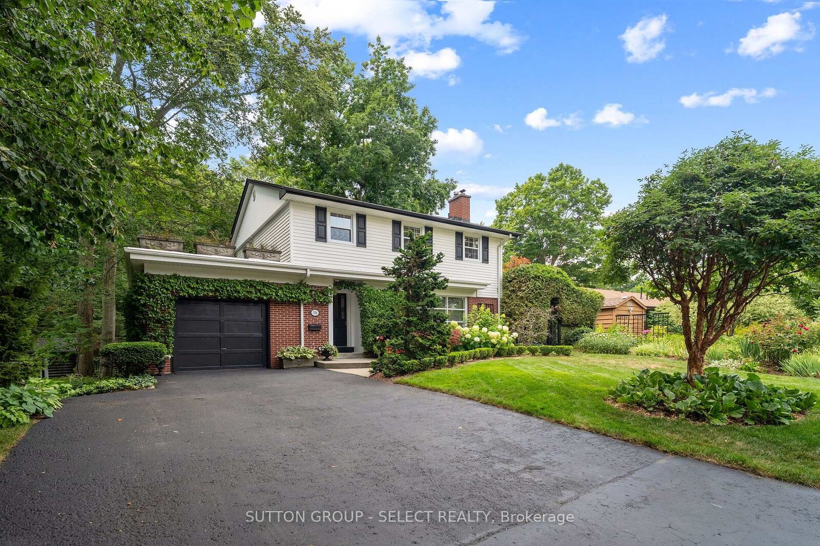 Property Photo:  536 Adevon Avenue  ON N6H 3L6 