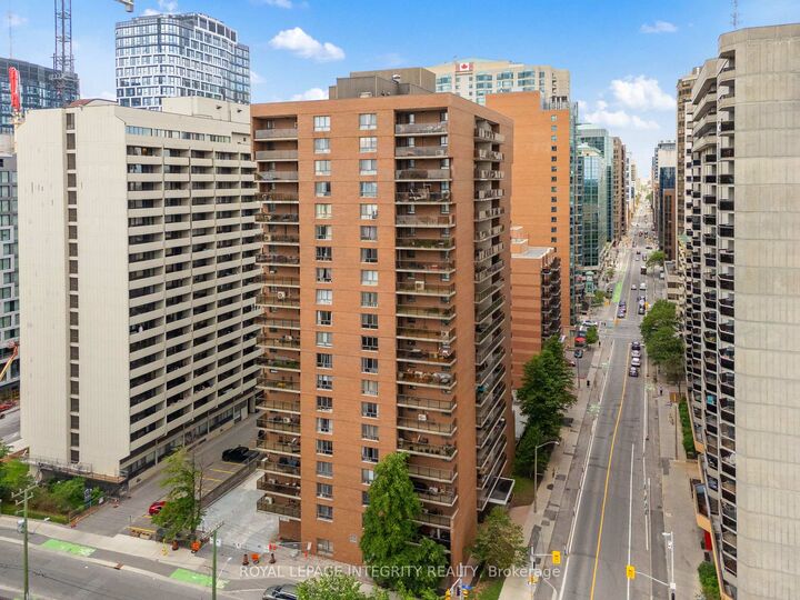 Property Photo:  475 Laurier Avenue W 2001  ON K1R 7X1 