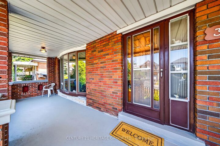 Property Photo: 33 Jeanette Street ON M1M 3G3