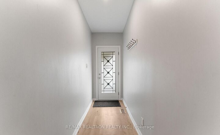 Property Photo:  1045 Cannon Street E 1  ON L8L 2H4 