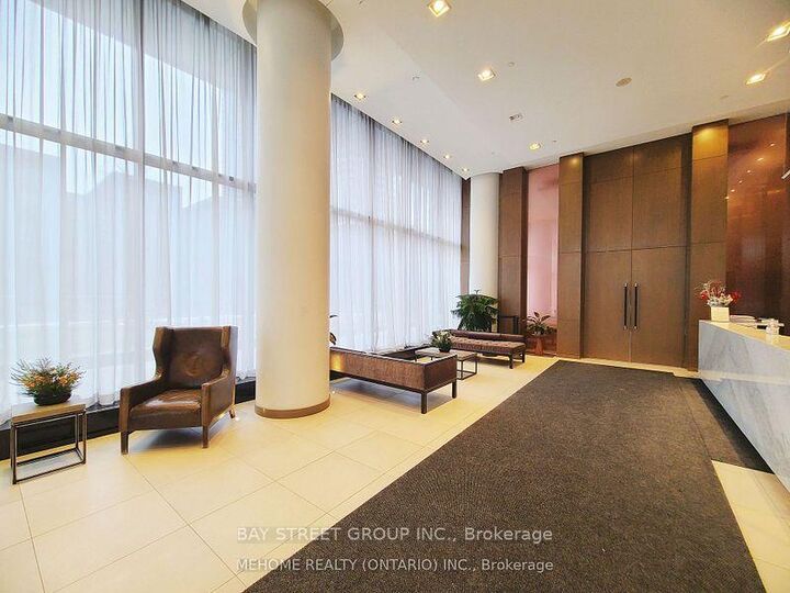 Property Photo:  121 McMahon Drive 1212  ON M2K 0C2 