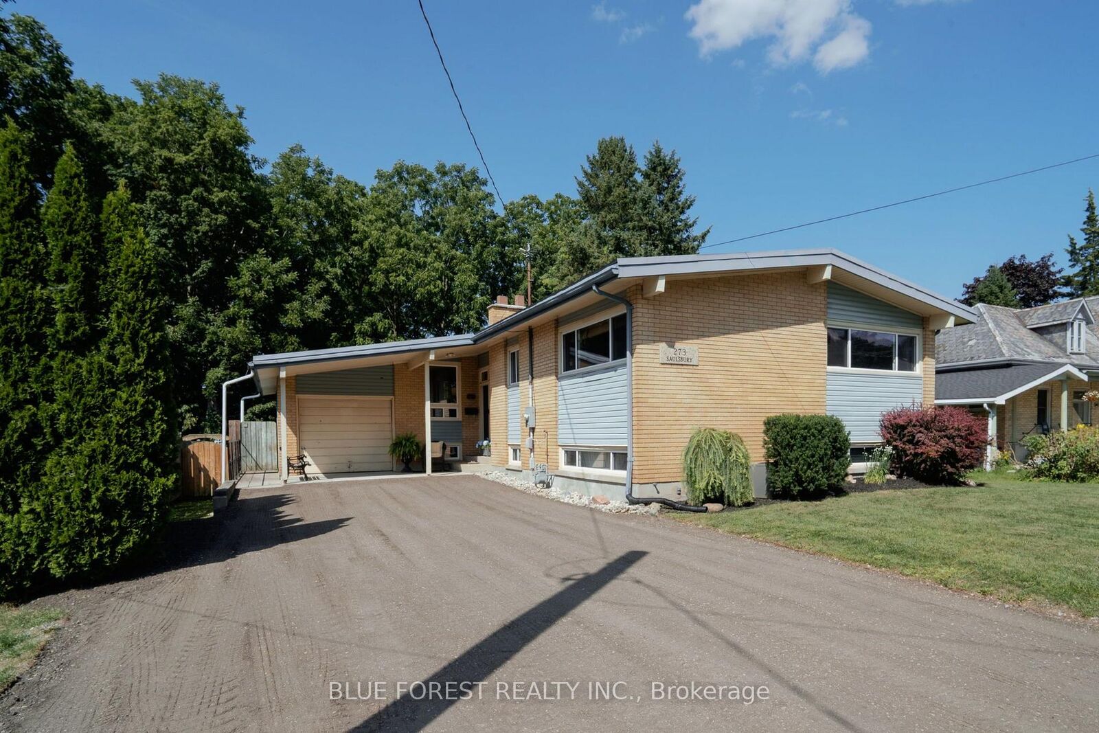 Property Photo:  273 Saulsbury Street  ON N7G 2B1 