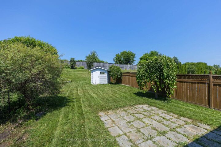 Property Photo:  759 Tanner Drive  ON K7M 9G7 