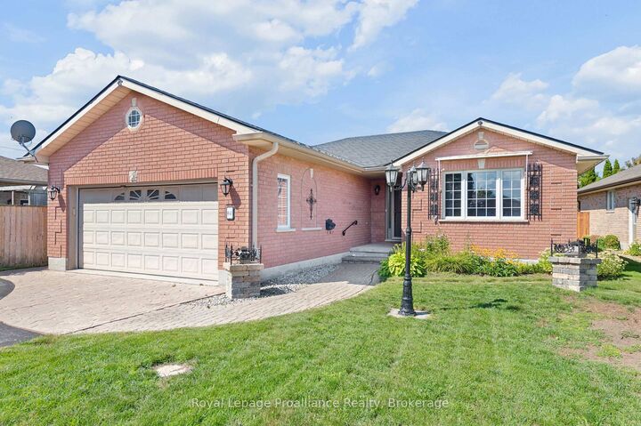 Property Photo: 4 Wilmont Court ON K8P 5H1
