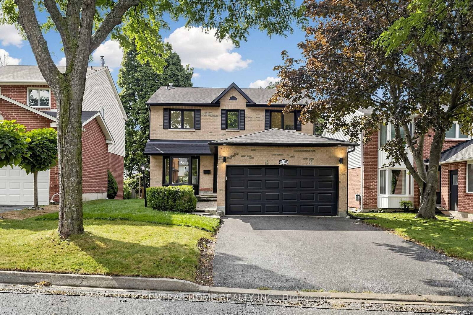 Property Photo: 15 Closs Square ON L4G 5H9